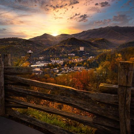 Majestic View Lodge, Amazing Views, Hot Tub, 1089 Free Tickets Each Paid Day, Dollywood And More 개틀린버그 외부 사진
